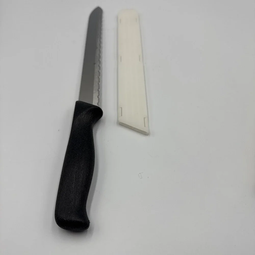Pampered Chef Serrated Bread Knife Stainless Steel with Protective Sleeve‎ #1285